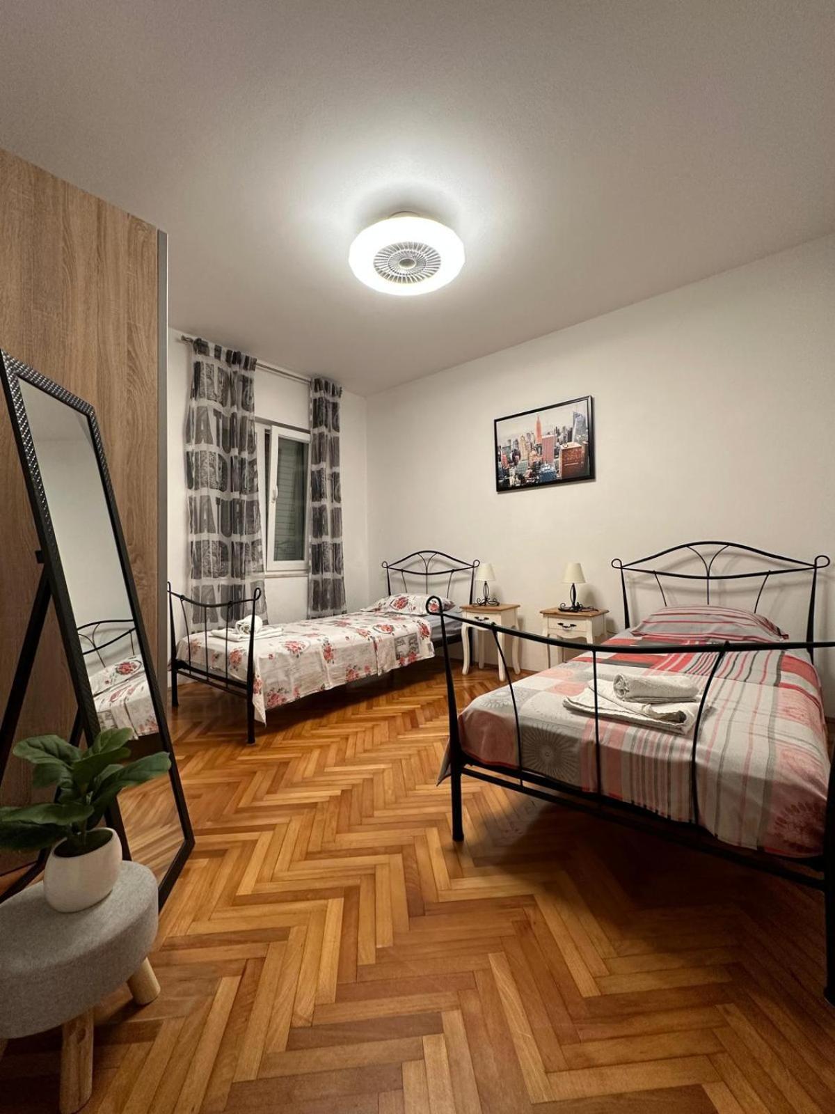 Ferienwohnung Stone Sun Kaštela Exterior foto